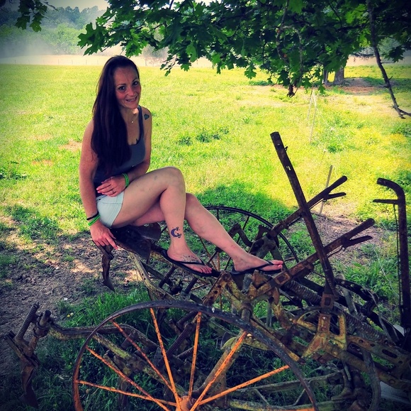 Meet your Posher, Cassandra - Picture 5 of 8